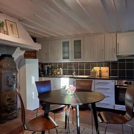 Koselig Pa Gardstun I Oslo