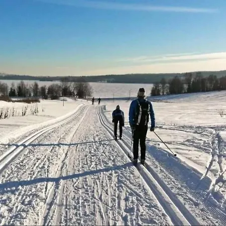 Koselig Pa Gardstun I Nyaraló